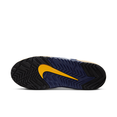 靴 jam Nike Releases Its First-Ever Breaking Shoe With the Nike Jam. Nike.com